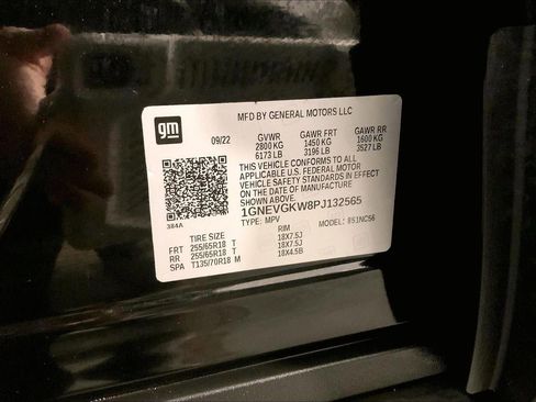 Used 2023 Chevrolet Traverse LT image 32