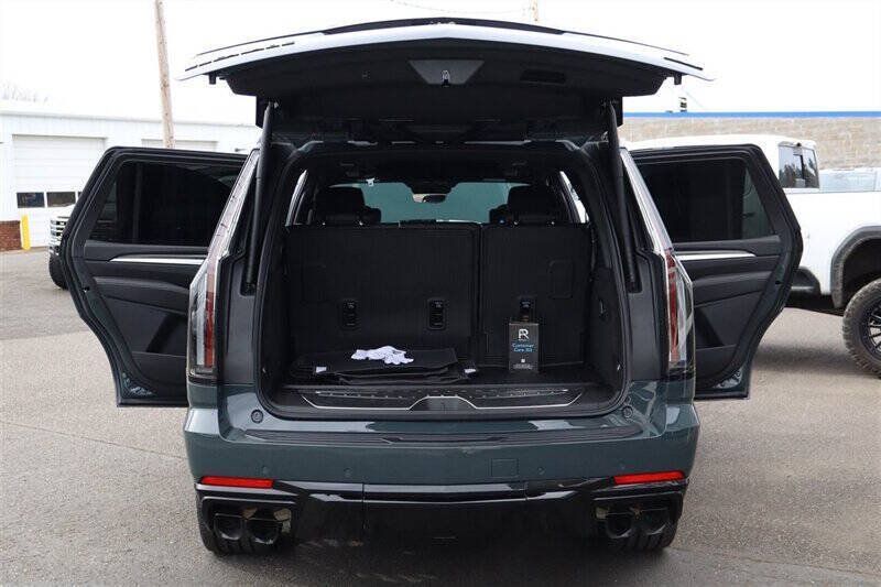 Used 2026 Cadillac Escalade V w/ LPO, ONYX Package AWD/4WD image 38