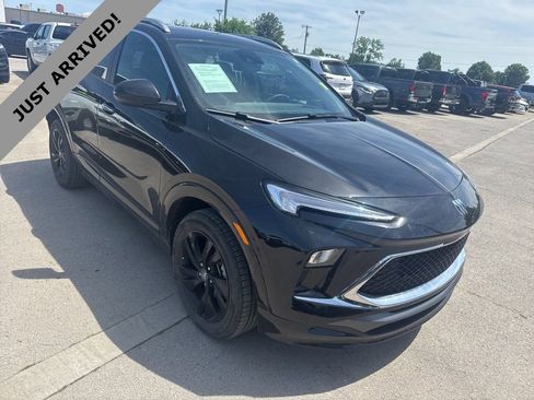 Used 2025 Buick Encore GX Sport Touring w/ Comfort Package AWD/4WD image 3