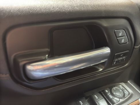 Used 2021 GMC Sierra 3500 SLT w/ SLT Preferred Package image 35