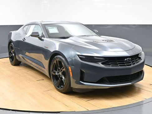 Used 2023 Chevrolet Camaro LT RWD image 3
