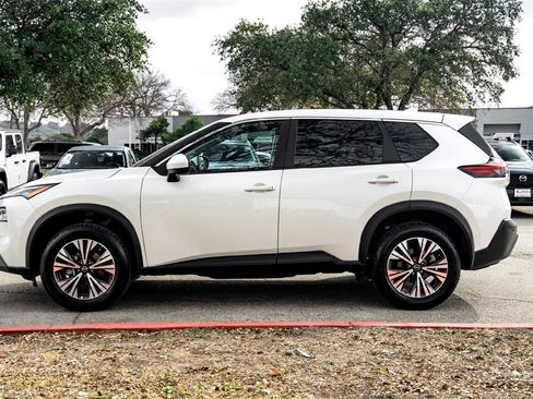 Used 2023 Nissan Rogue SV image 8