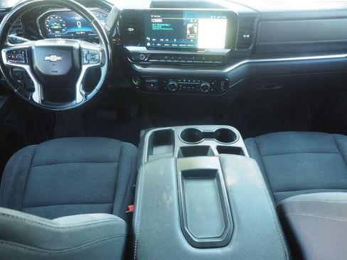 Used 2024 Chevrolet Silverado 2500 LT image 25