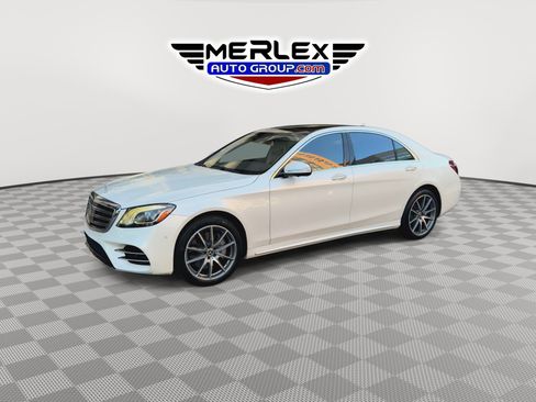 Used 2019 Mercedes-Benz S 560 Sedan w/ AMG Line Exterior image 4