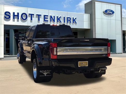 Certified 2022 Ford F450 Platinum w/ FX4 Off-Road Package image 6