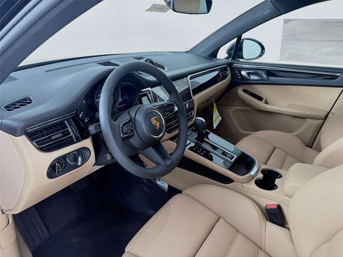 New 2026 Porsche Macan AWD/4WD image 4