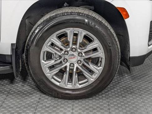 Used 2022 GMC Yukon XL SLE w/ Gmc Pro Safety Plus Package AWD/4WD image 35