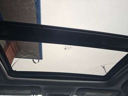 Used 2023 Chevrolet Malibu LT image 4