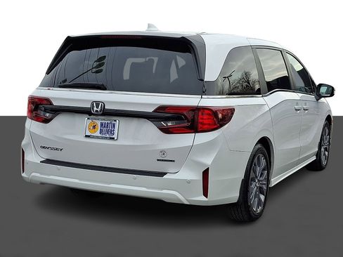 Certified 2025 Honda Odyssey Touring image 7