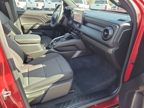 Used 2026 Chevrolet Colorado Trail Boss AWD/4WD image 18