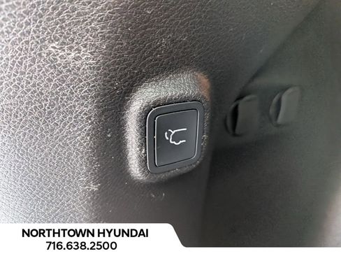 Used 2021 Jeep Cherokee Limited image 38