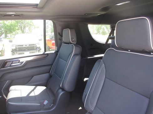 New 2026 GMC Yukon XL Elevation w/ Elevation Premium Package AWD/4WD image 13