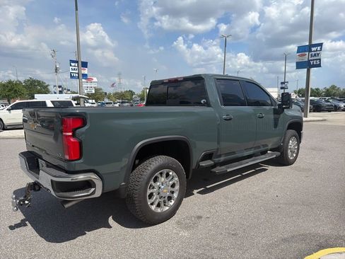 Used 2025 Chevrolet Silverado 2500 LTZ w/ LTZ Convenience Package AWD/4WD image 5