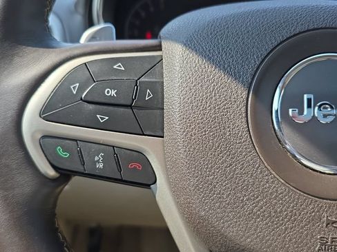 Used 2017 Jeep Grand Cherokee Overland w/ Jeep Active Safety Group AWD/4WD image 20