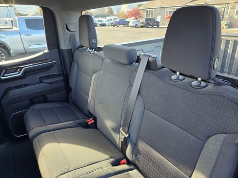 Used 2023 GMC Sierra 1500 SLE w/ Enhanced Capability Package image 18