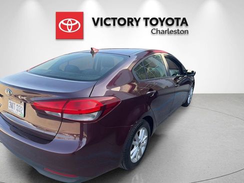 Used 2017 Kia Forte LX w/ LX Popular Package image 3