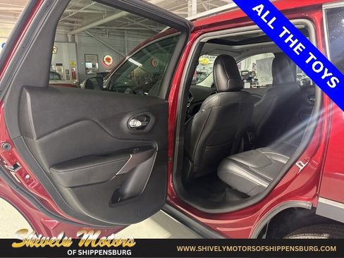 Certified 2021 Jeep Cherokee Limited w/ Elite Package image 27