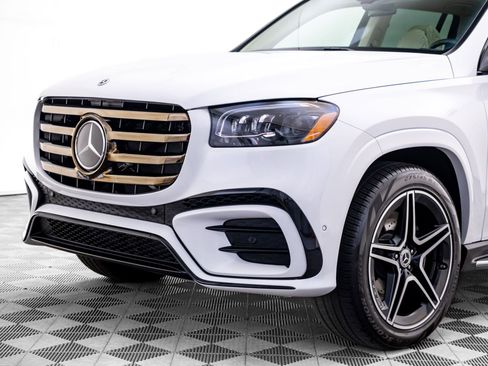 Used 2026 Mercedes-Benz GLS 450 4MATIC image 40