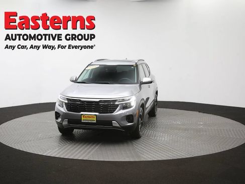 Used 2024 Kia Seltos EX AWD/4WD image 55
