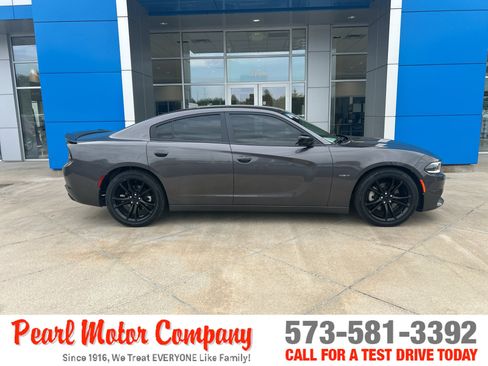 Used 2016 Dodge Charger R/T w/ Blacktop Package RWD image 3