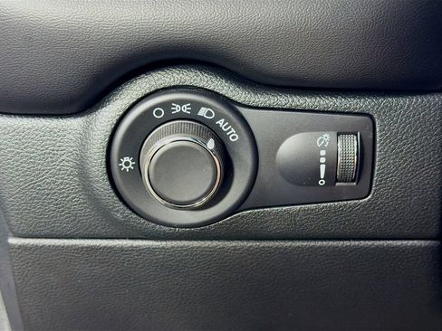 Used 2024 Dodge Durango GT AWD/4WD image 11