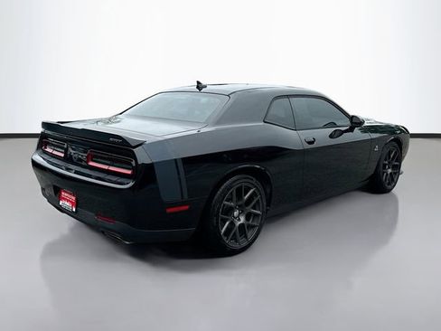 Used 2016 Dodge Challenger R/T Scat Pack w/ Leather Interior Group RWD image 6