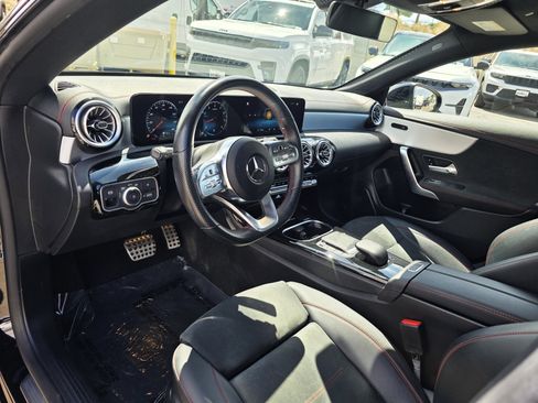 Used 2022 Mercedes-Benz CLA 250 image 10