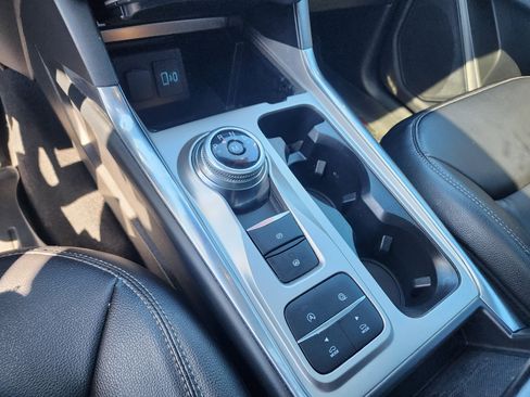 Used 2020 Ford Explorer XLT w/ Equipment Group 202A image 36