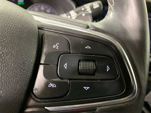 Used 2022 Buick Envision Essence w/ Technology Package I FWD image 22