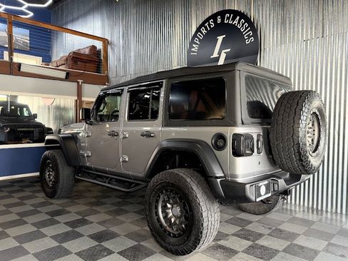 Used 2018 Jeep Wrangler Unlimited Sport S AWD/4WD image 5