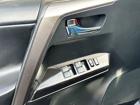 Used 2017 Toyota RAV4 SE image 26