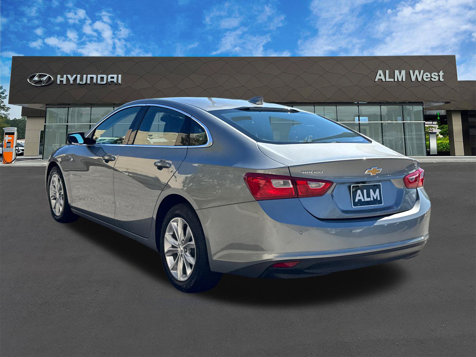 Used 2025 Chevrolet Malibu LT FWD image 7