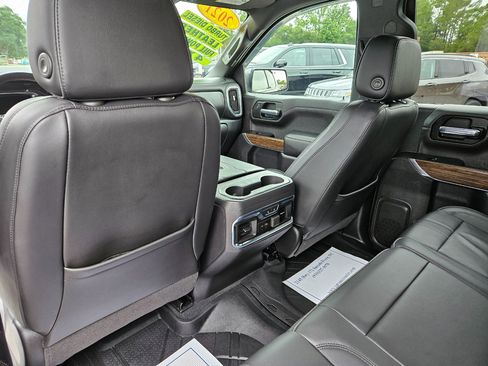 Used 2021 Chevrolet Silverado 1500 High Country w/ Technology Package image 19