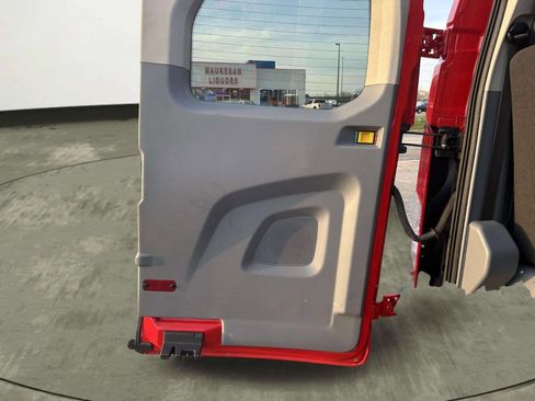 Used 2018 Ford Transit 350 XL image 39