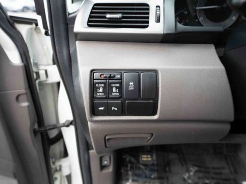Used 2013 Honda Odyssey Touring image 11