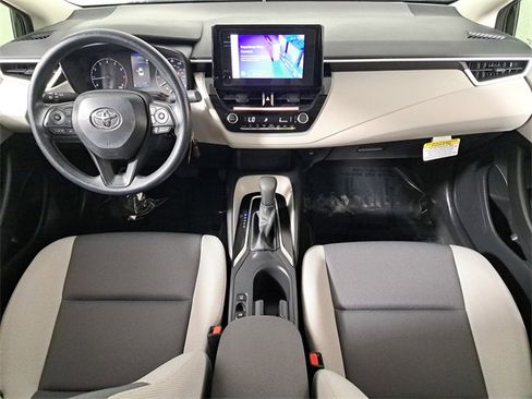 Used 2025 Toyota Corolla LE image 16