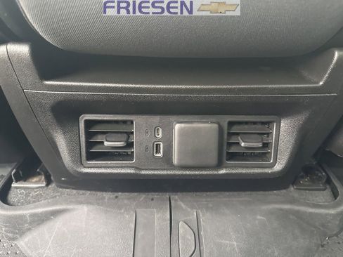 Used 2022 Chevrolet Silverado 1500 LT w/ Convenience Package II image 23