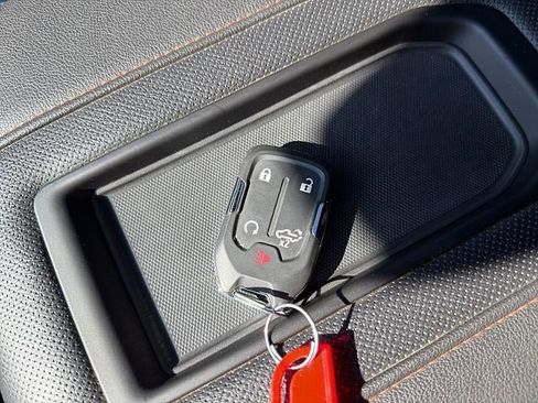 Used 2021 GMC Sierra 1500 AT4 w/ AT4 Premium Package image 32