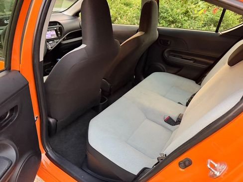 Used 2016 Toyota Prius C One FWD image 20