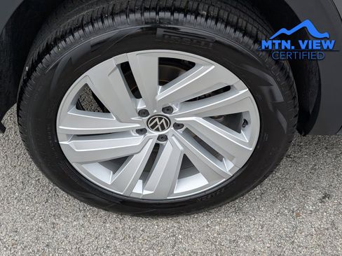 Used 2023 Volkswagen Atlas Cross Sport SE image 32