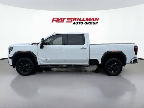 Used 2024 GMC Sierra 2500 AT4 image 4