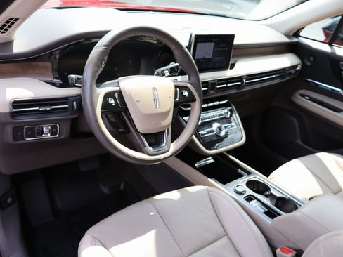 Used 2022 Lincoln Corsair Reserve w/ Equipment Group 201A image 4