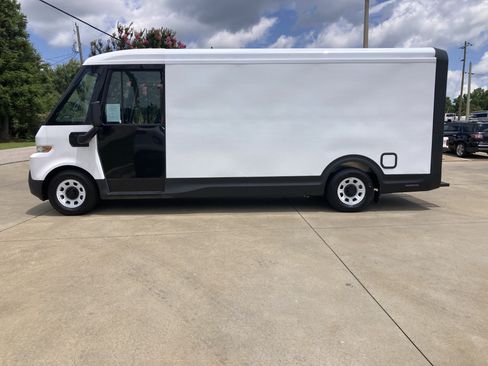 Used 2024 Chevrolet Brightdrop 600 w/ Battery Pack, Max Range AWD/4WD image 9
