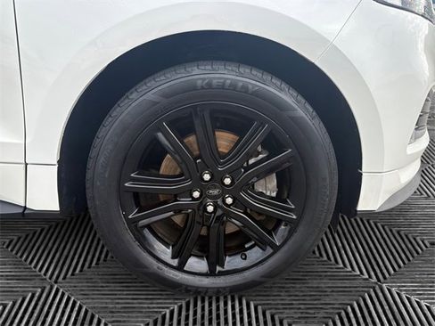 Used 2022 Ford Edge ST-Line image 14