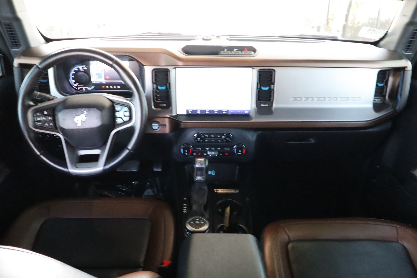 Used 2022 Ford Bronco Outer Banks AWD/4WD image 25