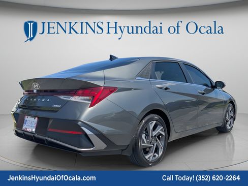 New 2026 Hyundai Elantra Limited FWD image 3