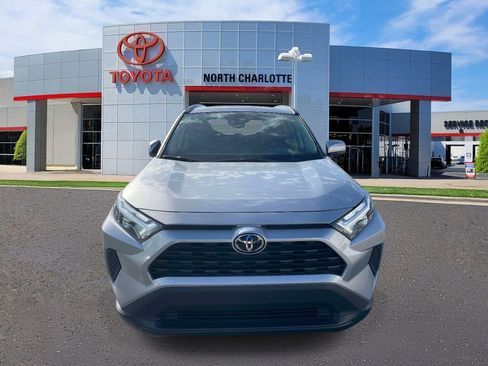 Used 2025 Toyota RAV4 XLE image 5