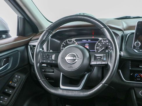 Used 2023 Nissan Rogue SV w/ SV Premium B Package FWD image 12