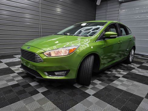 Used 2018 Ford Focus Titanium FWD image 38