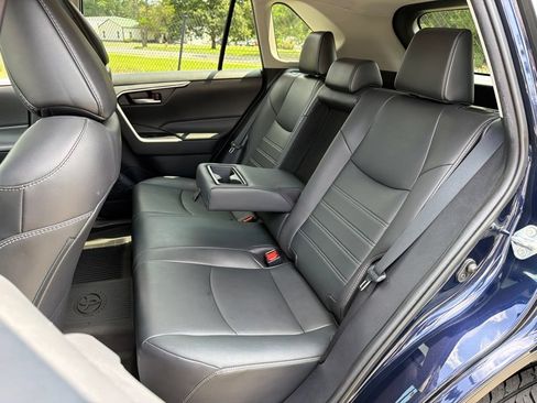 Used 2021 Toyota RAV4 XLE Premium AWD/4WD image 20